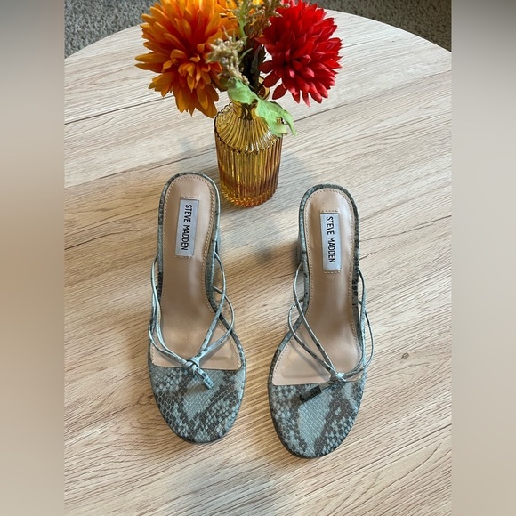 Steve Madden Shoes - Steve Madden Green Snake Print Thong Heels